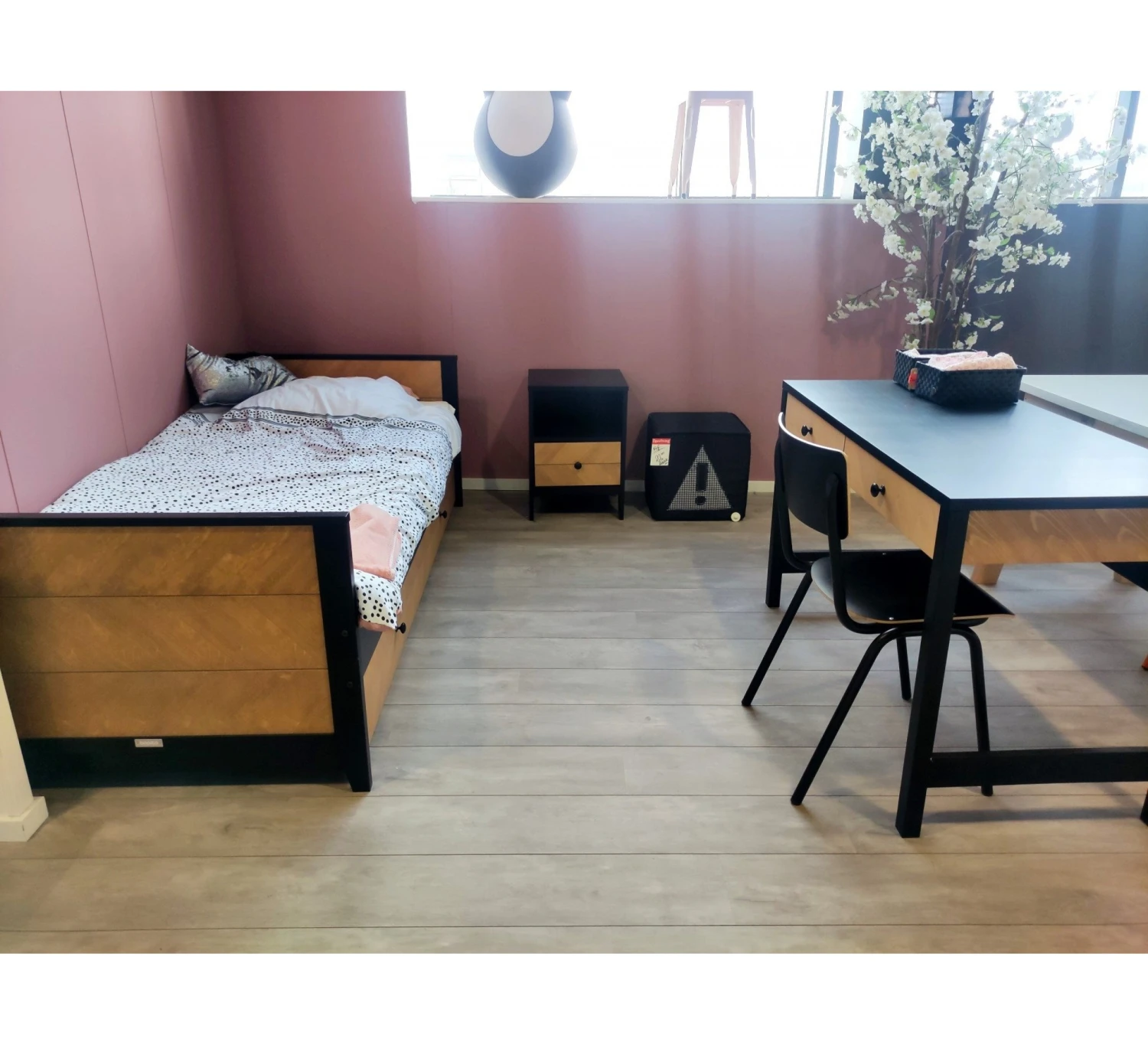 Job Kinderkamer 4-delig - Showmodel 3 Job Kinderkamer 4-delig - Showmodel