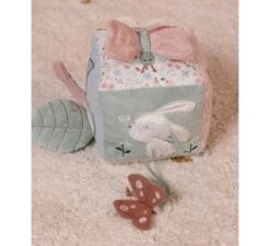 Little Dutch Activiteitenkubus Soft Flowers & Butterflies -Little Dutch || Stokke || Joolz Verkoopwinkel little dutch activiteitenkubus soft flowers butterflies 6